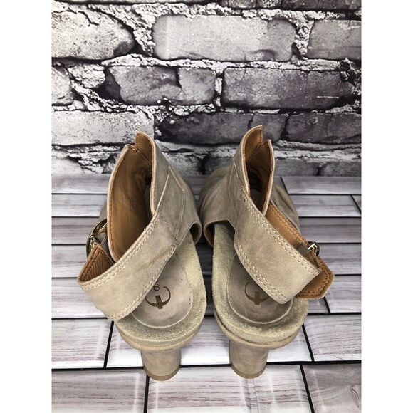 Earthies Earth Santo Taupe Suede Leather Peep Ankle Wedge Booties Women sz 10B - Picture 11 of 16